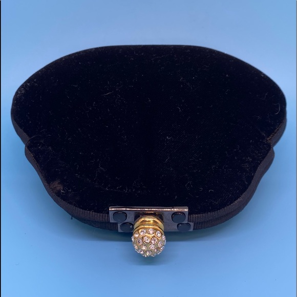 Y and S Original - Vintage Velvet Clam Shell Evening Clutch with Jeweled Clasp - Picture 2 of 11